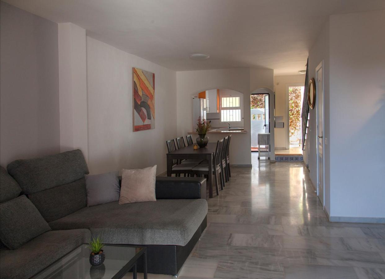 Agradable Adosado Con Piscina La Hidalga Villa Benalmádena Exterior foto
