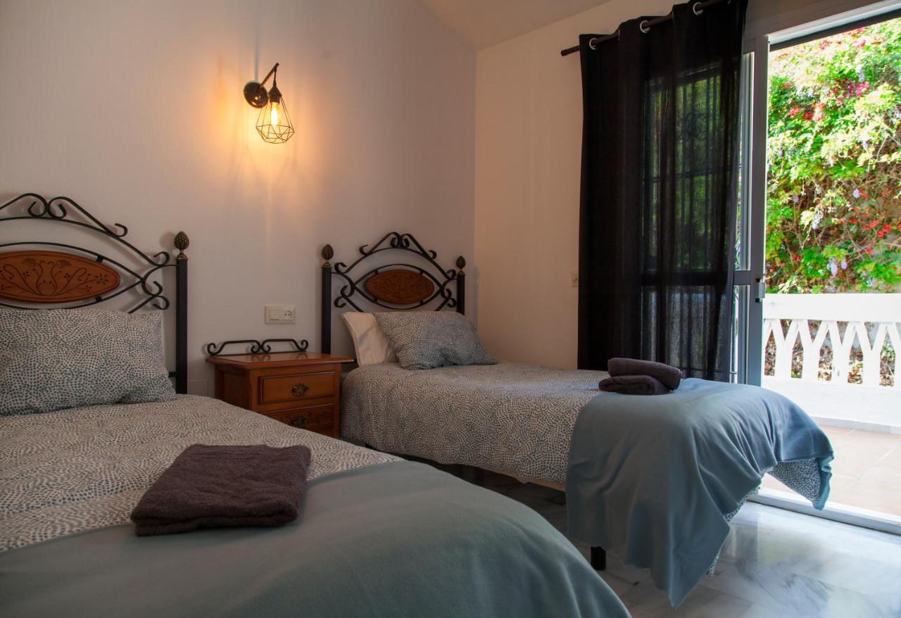 Agradable Adosado Con Piscina La Hidalga Villa Benalmádena Exterior foto